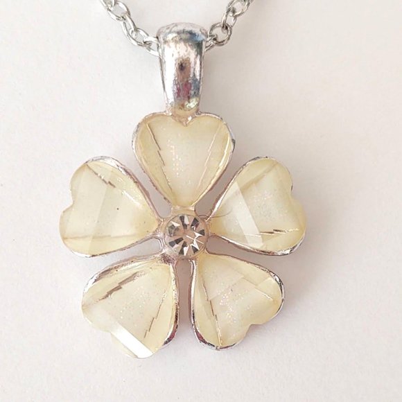 Cream flower pendant necklace with cz center and silver accents - Picture 10 of 12